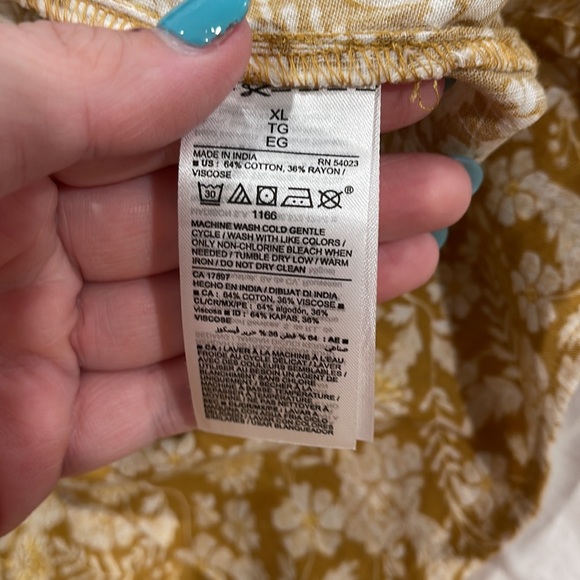 Old Navy Yellow Floral Dress - Picture 6 of 6
